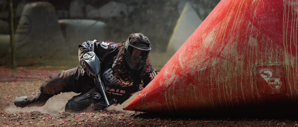 DANIELA-HEROINES-PAINTBALL8
